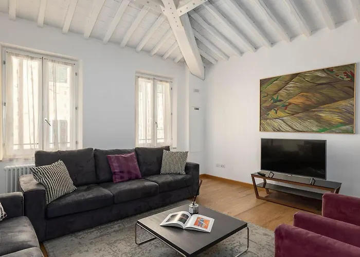 The View: Boutique Near Piazza Del Campo *