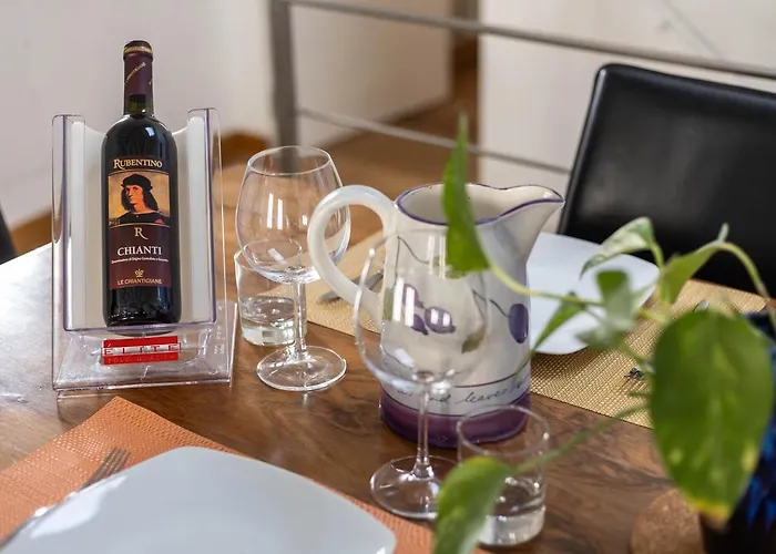 The View: Boutique Near Piazza Del Campo * Sienne