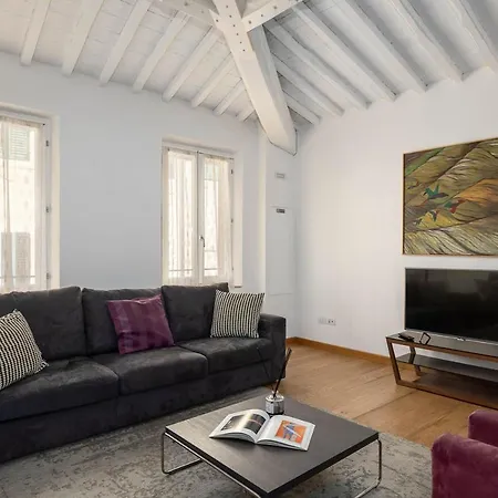 The View: Boutique Near Piazza Del Campo *